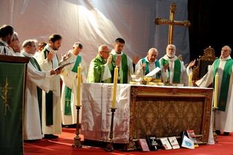 Eucharistie lors de la cérémonie des 20 ans du Centre